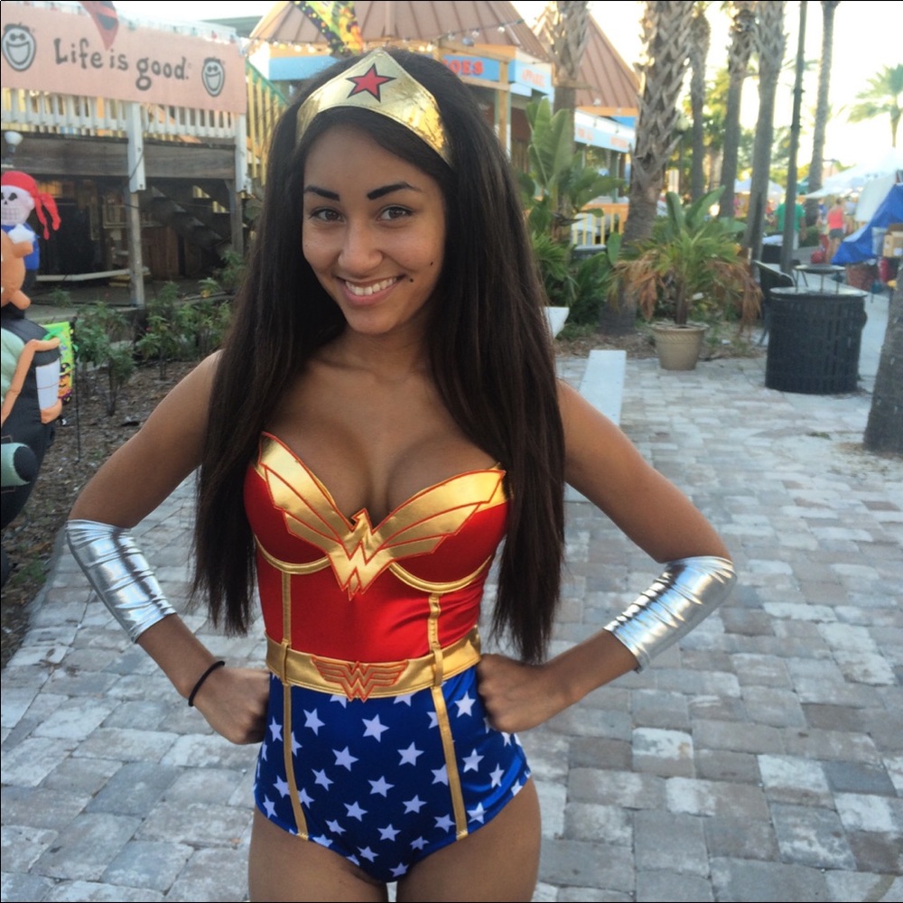 XS Wonderwoman Halloween onesie cosplay costume